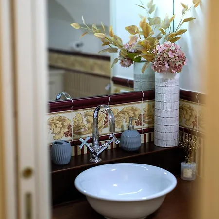 Le Piccole Lune Di Monti * Roma